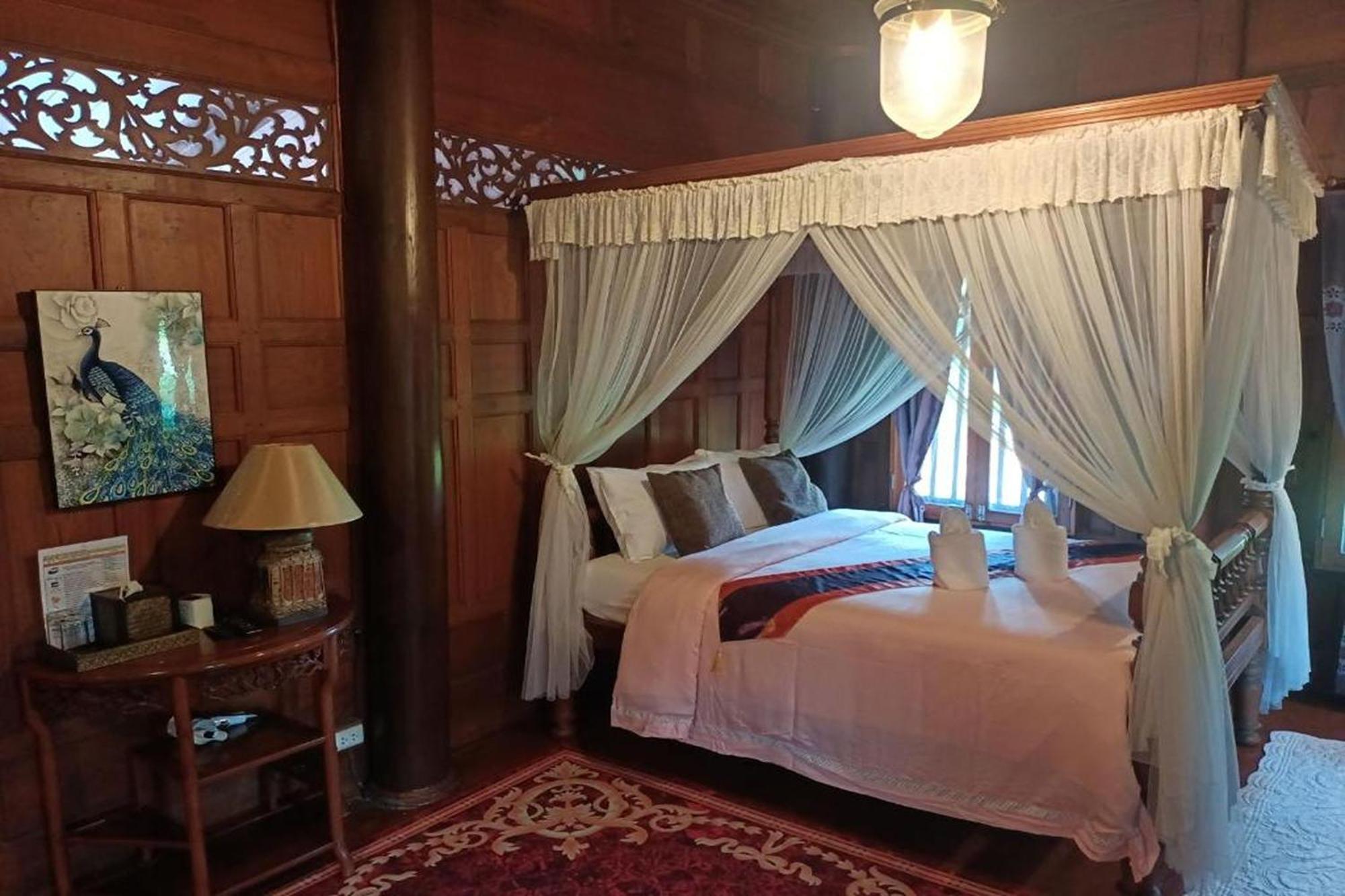 Ayutthaya Teak Home Homestay Phra Nakhon Si Ayutthaya Exterior foto