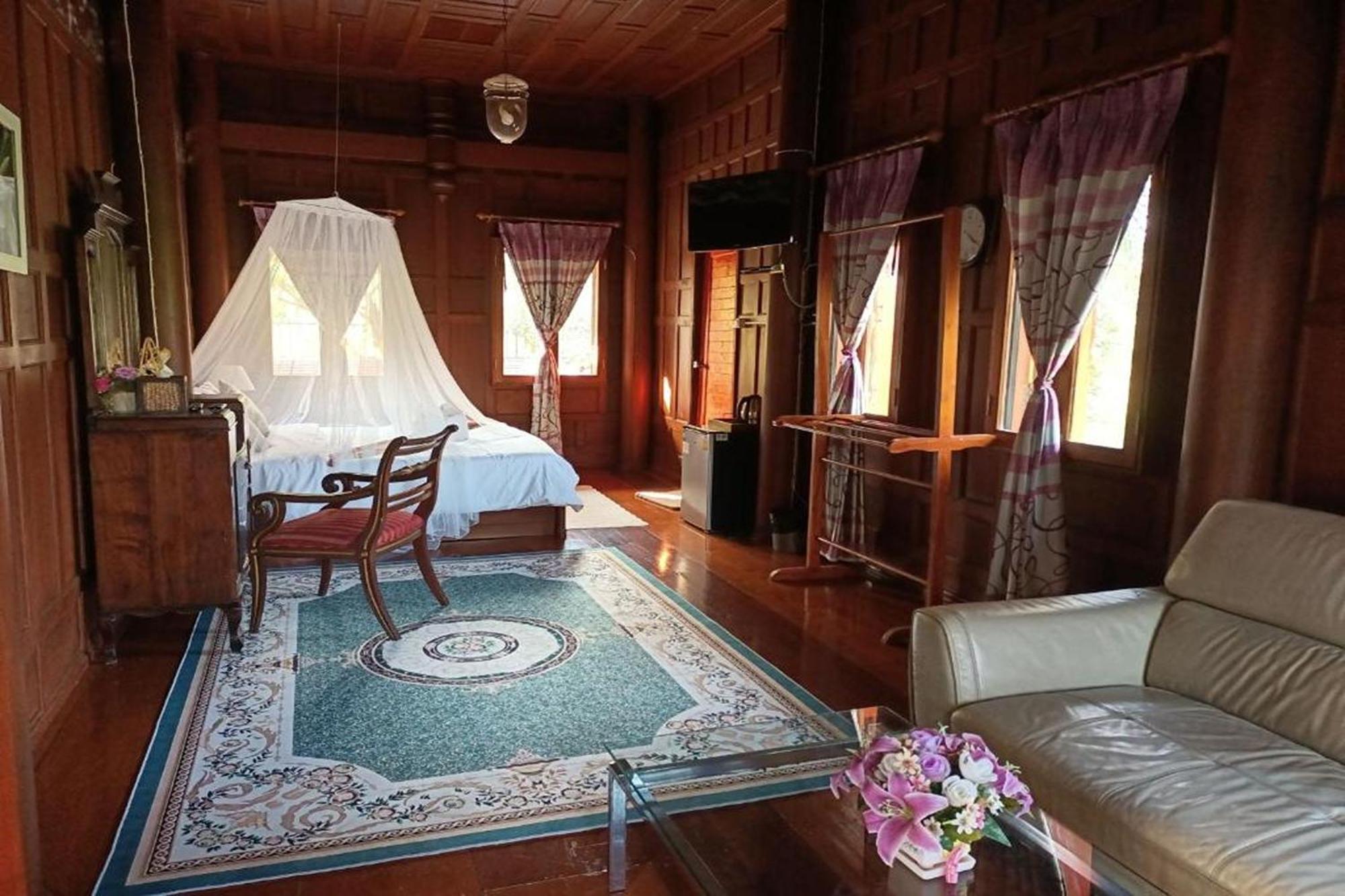 Ayutthaya Teak Home Homestay Phra Nakhon Si Ayutthaya Exterior foto