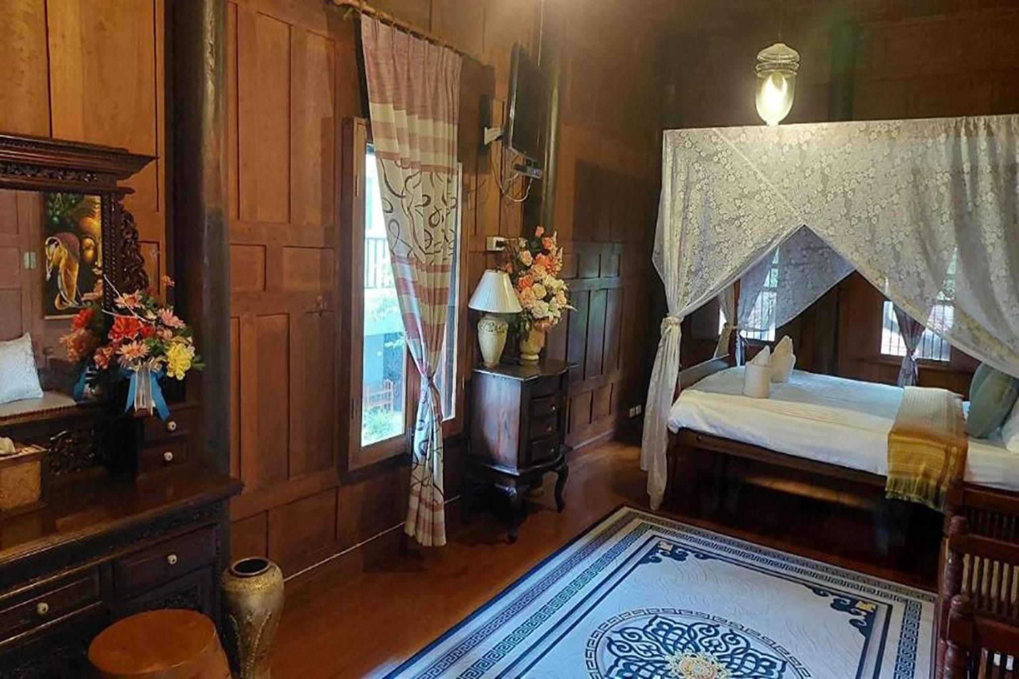 Ayutthaya Teak Home Homestay Phra Nakhon Si Ayutthaya Exterior foto