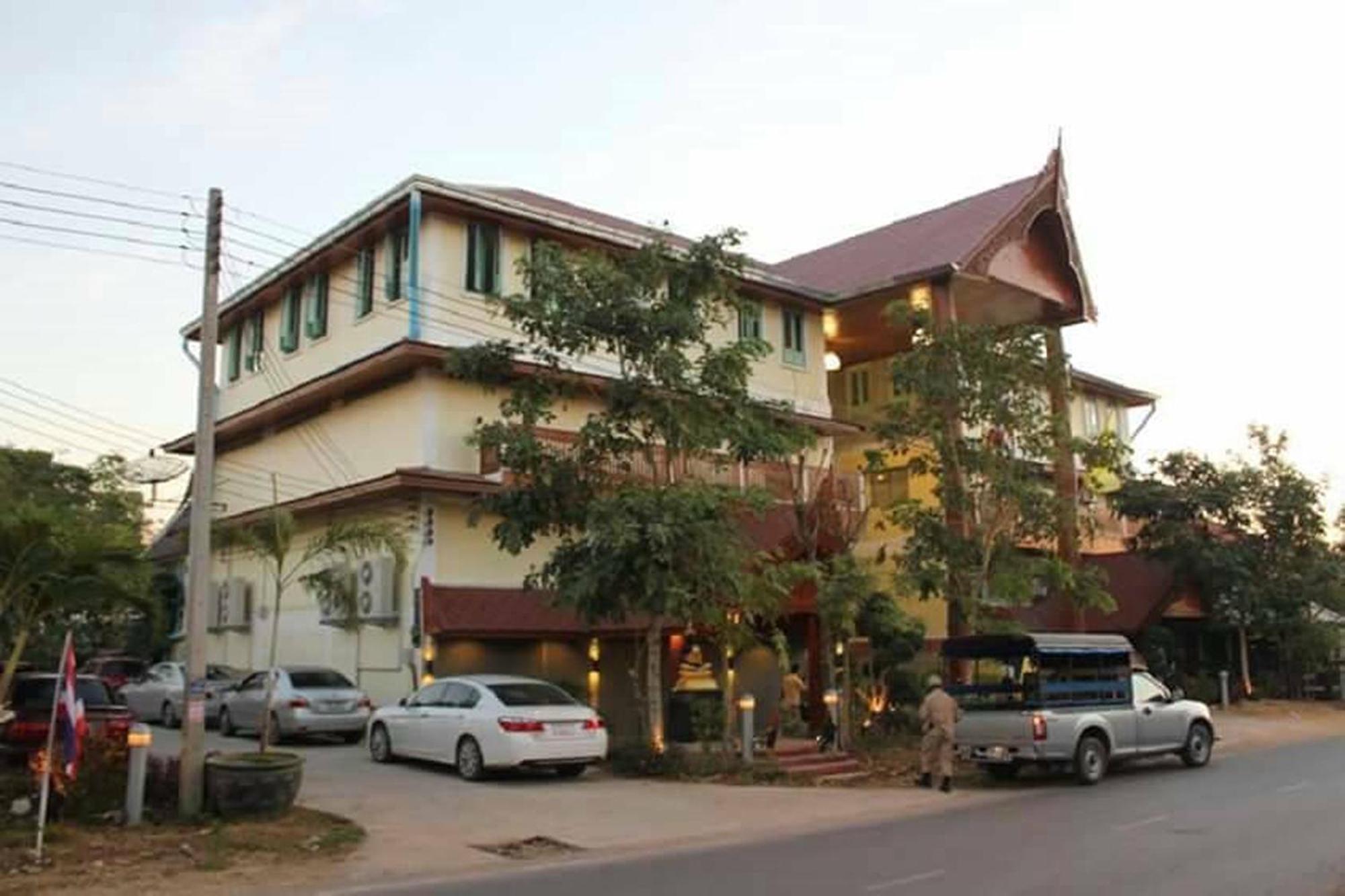 Ayutthaya Teak Home Homestay Phra Nakhon Si Ayutthaya Exterior foto